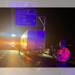 La Policía Foral evita una tragedia en la A-68 tras interceptar un camión en llamas